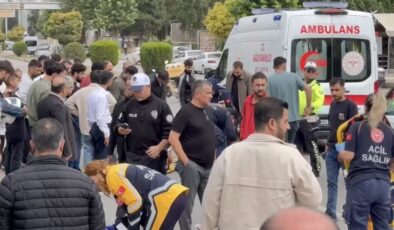 Atatürk Bulvarı’nda motosiklet yayaya çarptı: 2 yaralı