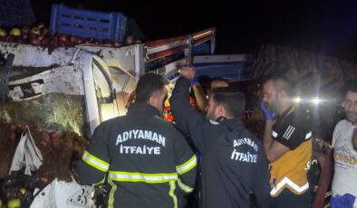 Adıyaman’da kamyonet ile traktör çarpıştı: 1 ölü, 1 yaralı